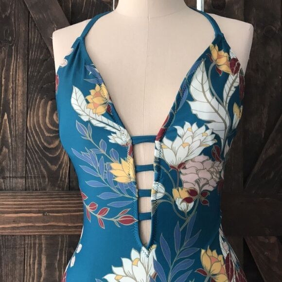 ModCloth The Teresa One piece Floral Swimsuit - Picture 8 of 14